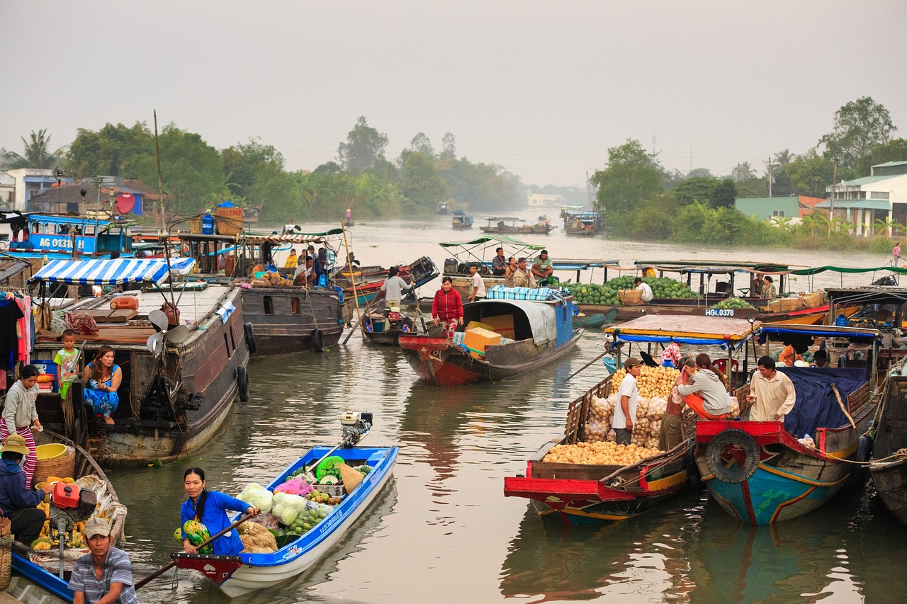 Everything You Need to Know About The Enchanting Cai Rang Floating Market in Vietnam